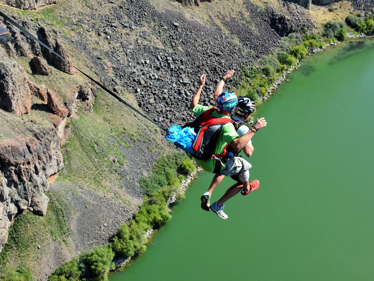 Tandem Base Jumping Weekend